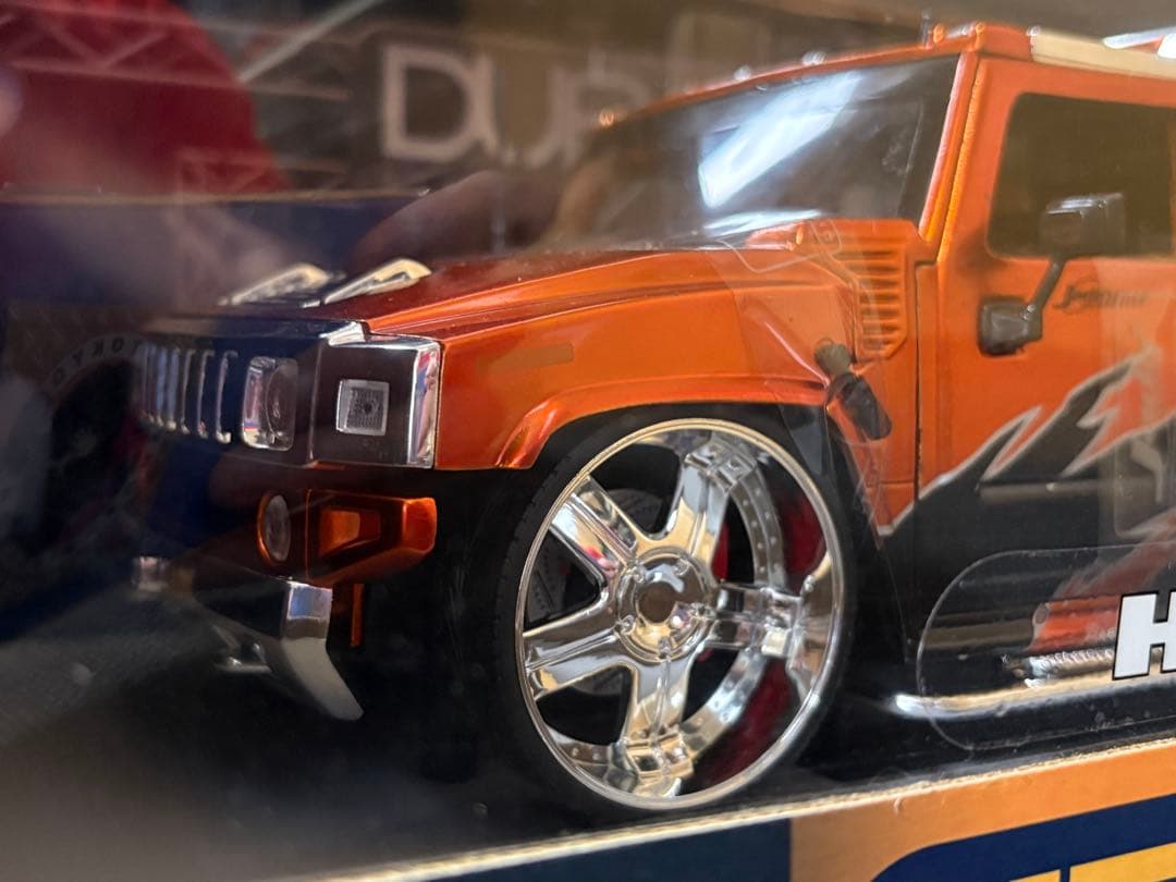 DUB CITY HUMMER H2 1:18 ミニカー