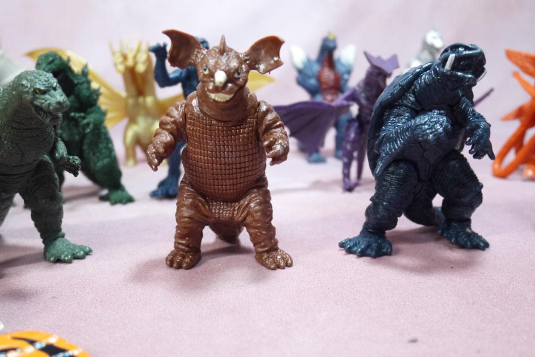 ハイパーゴジラ　ハイパーガメラ　24体