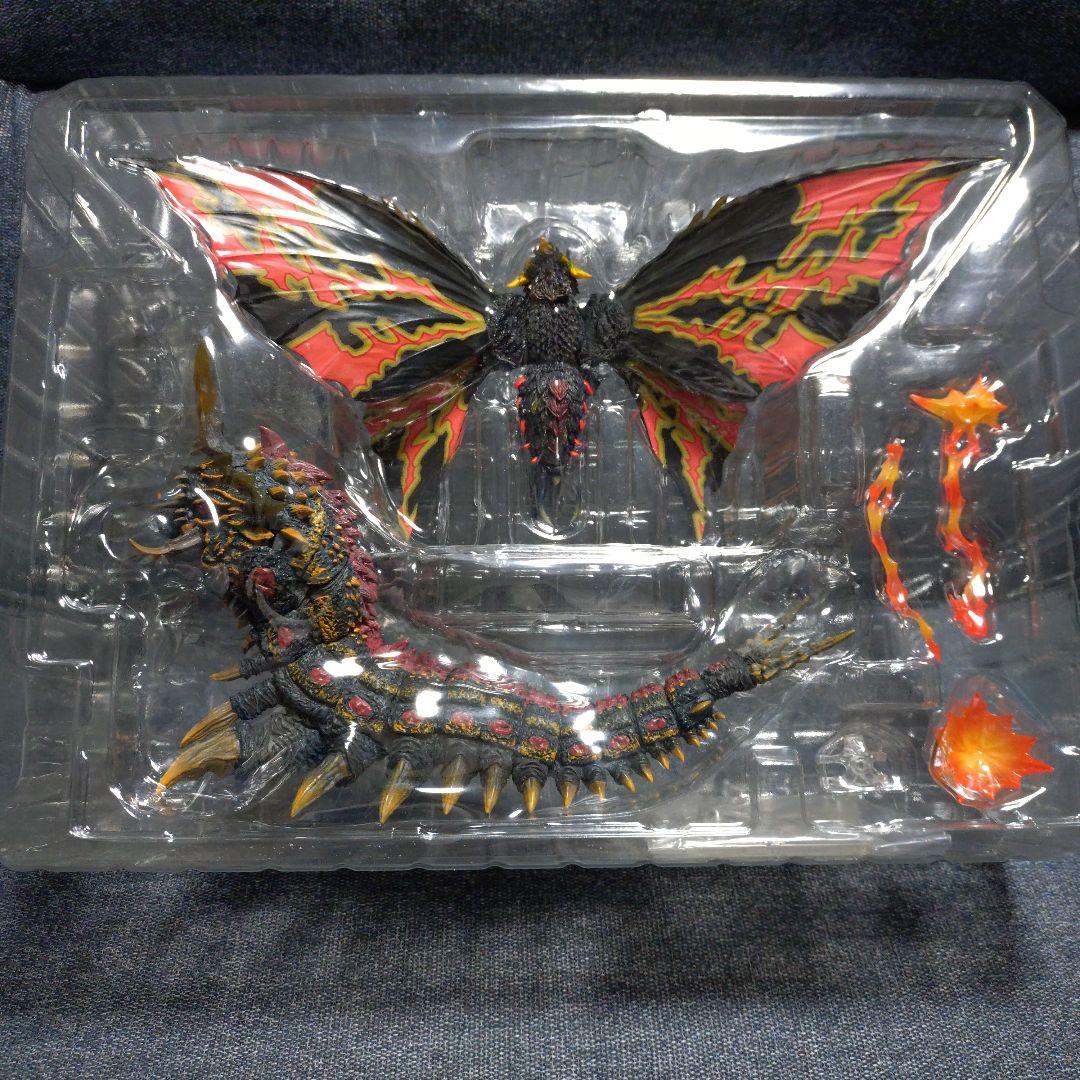 バトラ(成虫) & バトラ (幼虫) モンスターアーツ