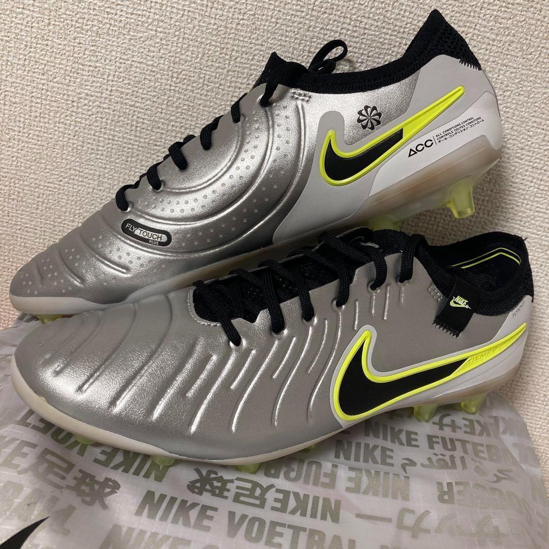 DV4330-001(T) レジェンド10エリート AG-PRO 27.5㎝ 銀