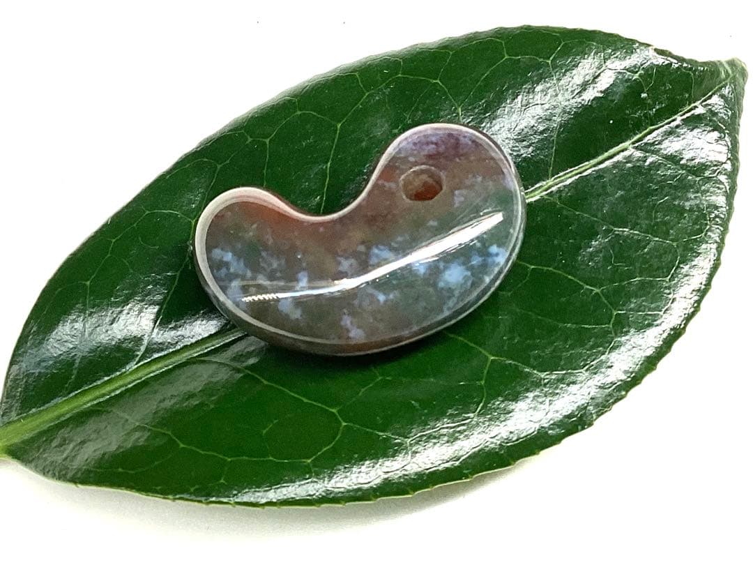 ✳お宝初出品　出雲石【ヘマタイト】天然石 雪輪文様*再結晶線入り　鑑別書付御守り