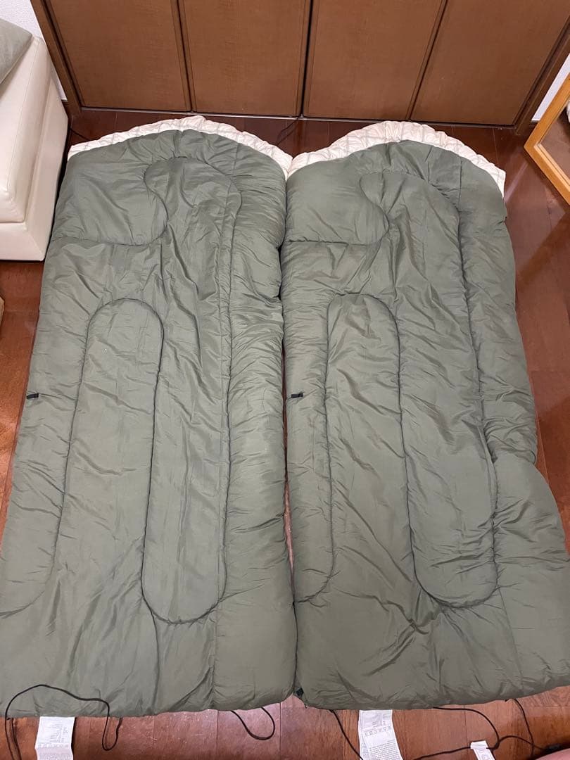 コールマン　寝袋冬肉厚、シュラフ アウトドア車中泊、キャンプ、2個セット！