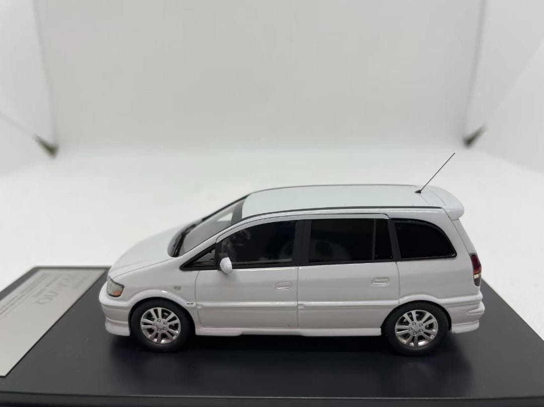 402-683 Hi-Story 1/43 スバル TRAVIQ