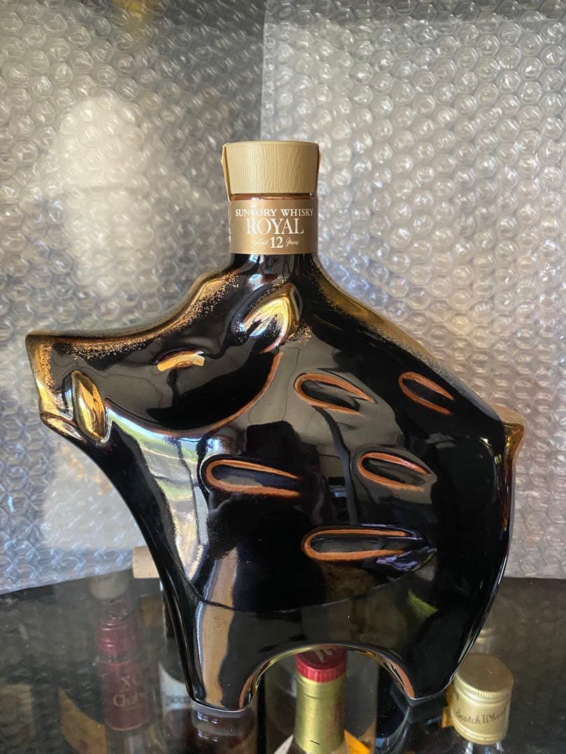 サントリーローヤル12年亥　干支ボトル