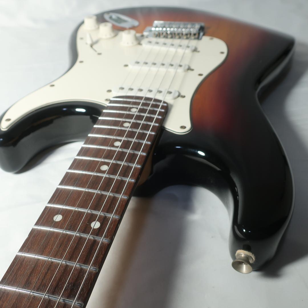 BUSKER'S エレキギター ストラトタイプ 3トーンサンバースト