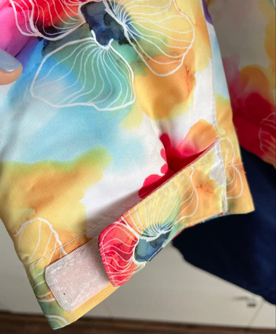 子供用スキーウェア 花柄 ジャケットとスノーパンツ