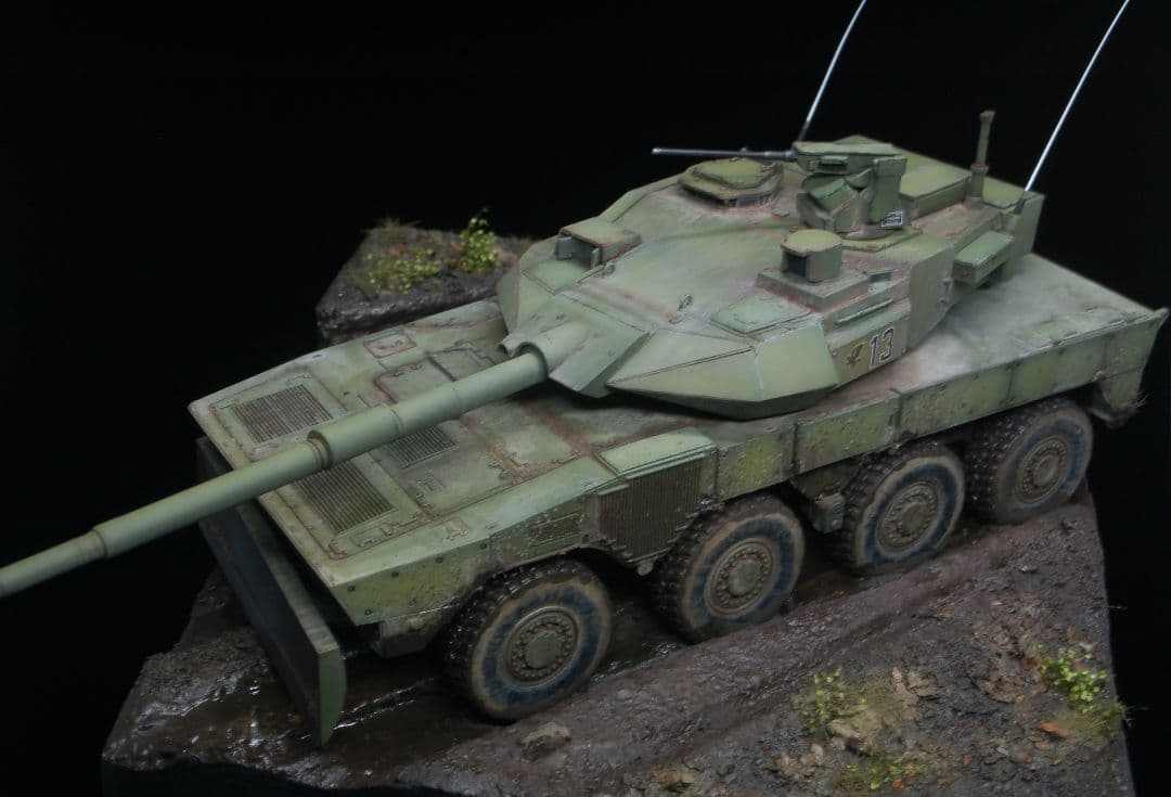 ミキシング 模型 1/48 16式 キットに改造を施してます。