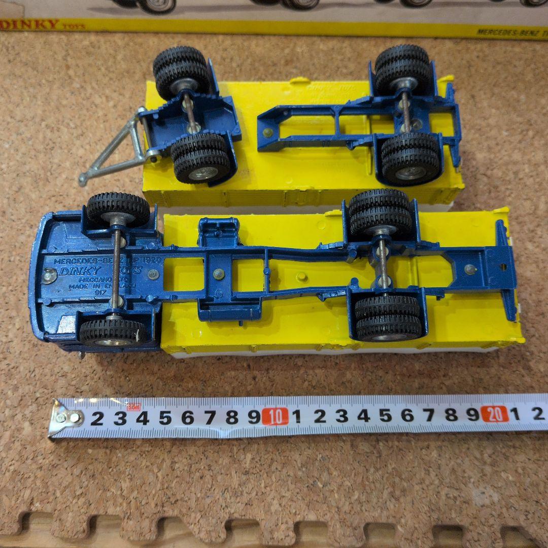 大型 dinkytoys Mercedes Benz Truck&Trailer