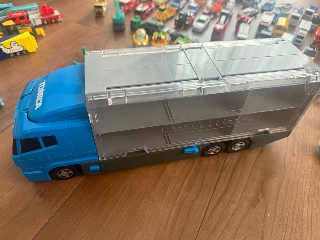 トミカ　まとめ 約100台弱　コンボイ付き　カーズ 鬼滅　すみっこ等