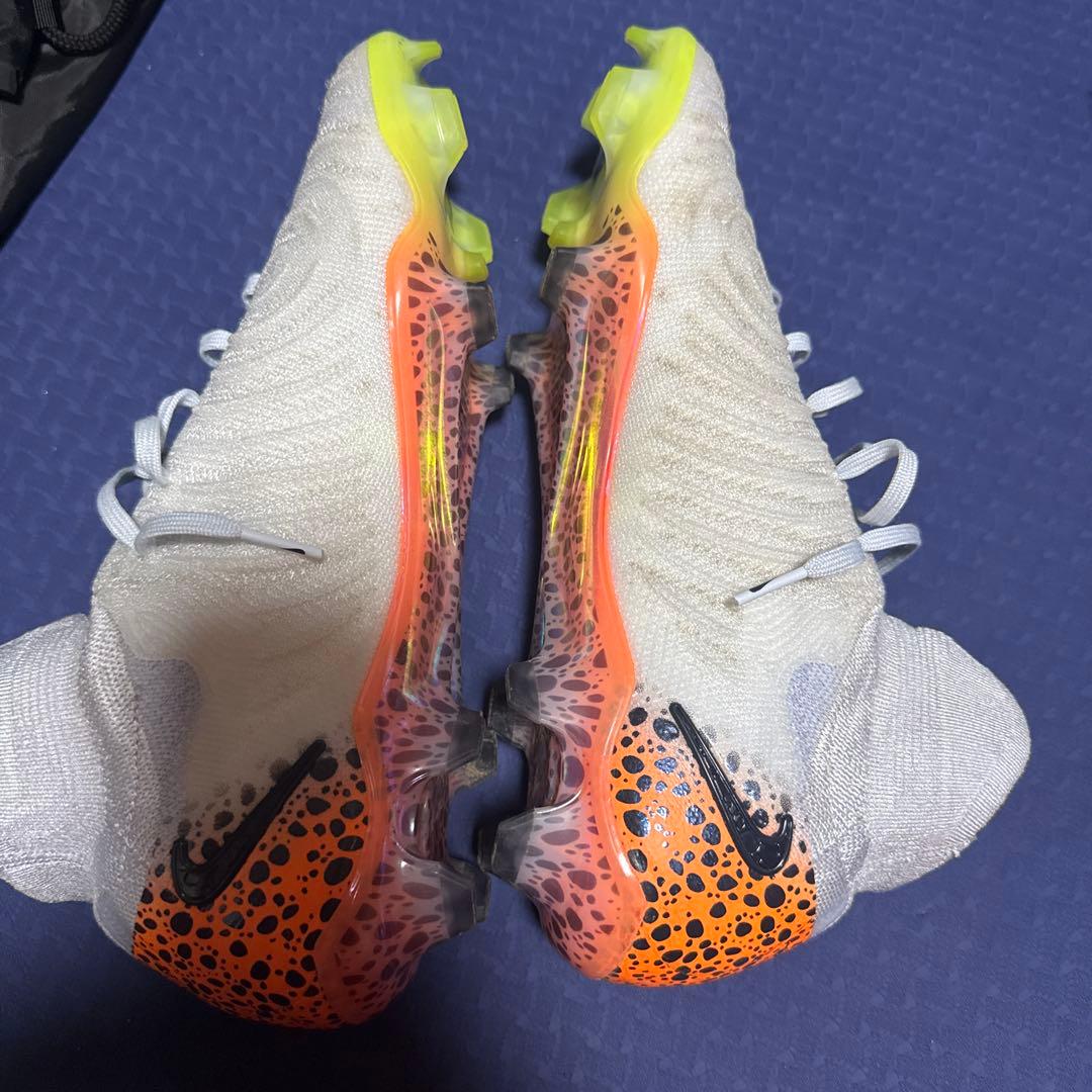 ナイキ ファントム GX 2 エリート エレクトリック　28センチ