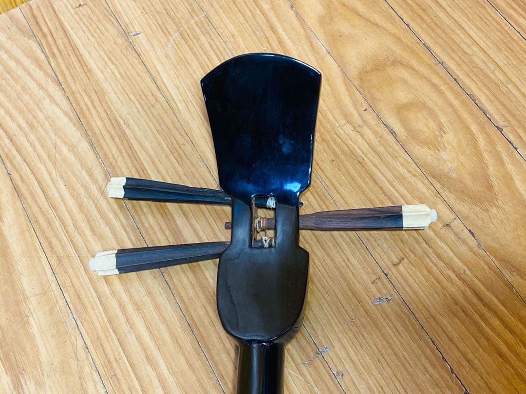 三味線 ヘビ革 黒/金 布袋付き