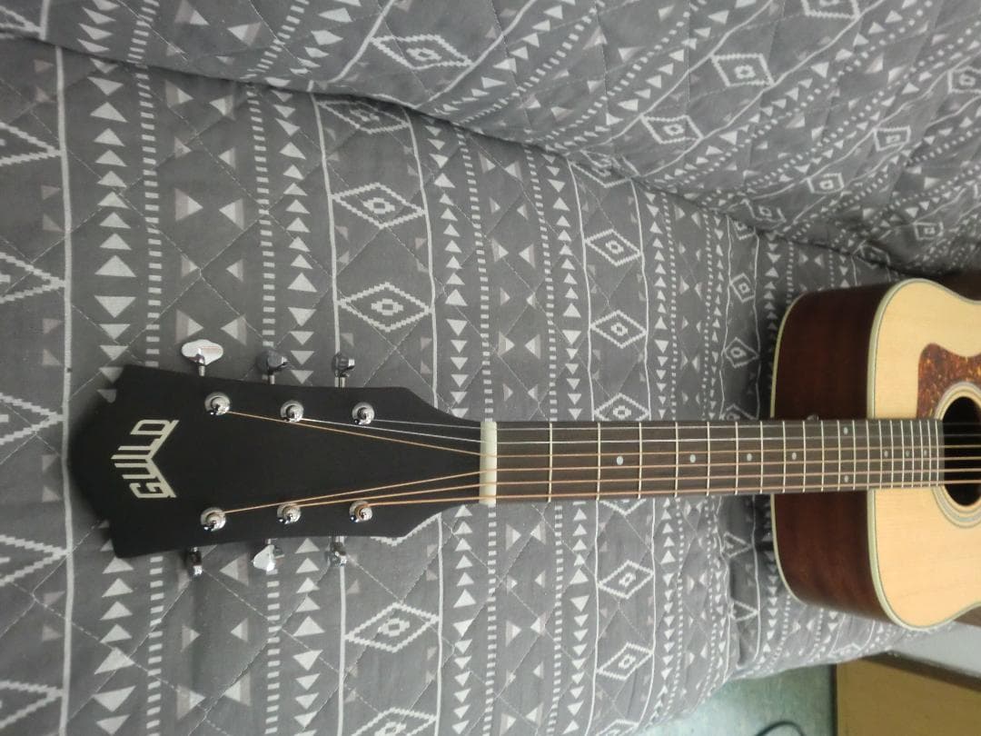 GUILD D-240E 美品 　値引中