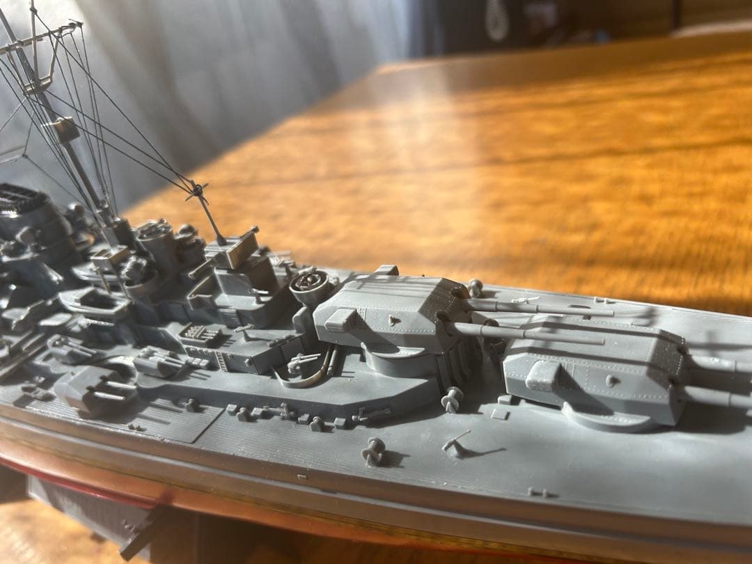 ドイツ高速戦艦ビスマルク.大西洋最大の殺し屋一発で(フッド撃沈)サイズ1/350