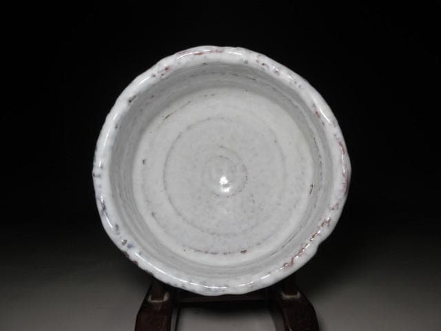 十一代三輪休雪（壽雪） 鬼萩割高台 茶碗／表千家十三代 即中斎 書付在り／共箱