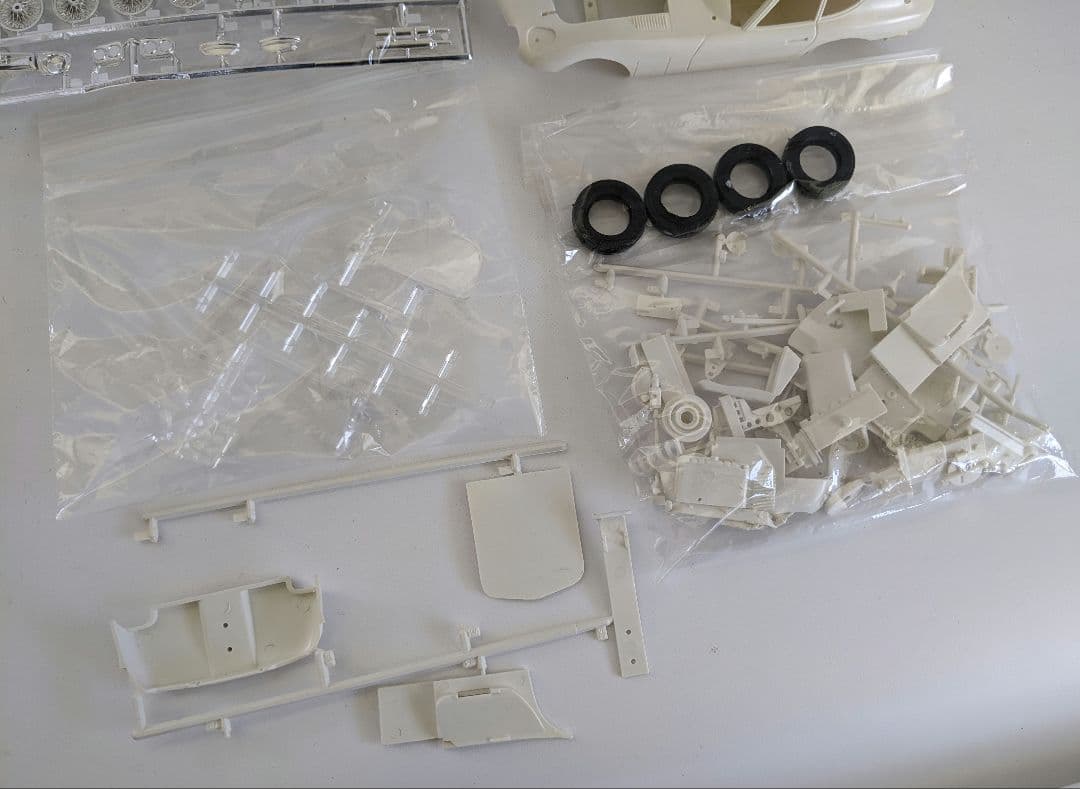 AIRFIX　トヨタ　2000GT　プラモデル