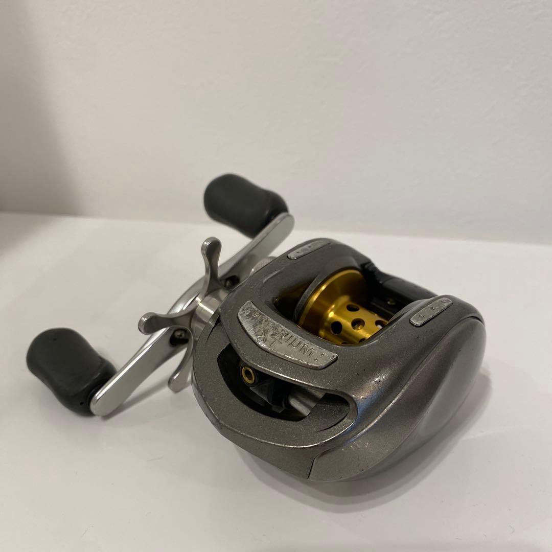 【お値下げ可】05メタニウムXT ベイトリール 右巻き SHIMANO