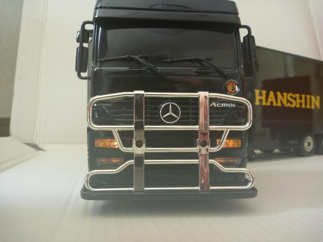 KYOSHOラジコンとMercedes-Benz ACTROSラジコン