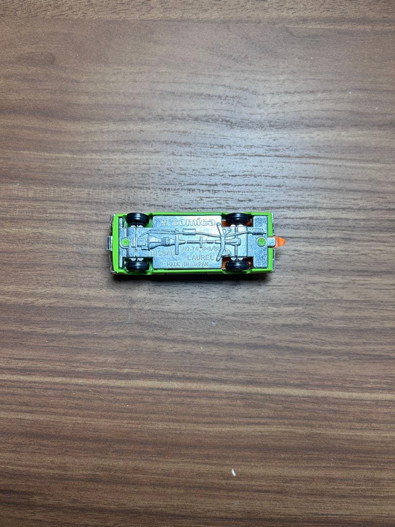 日本製絶版トミカNo.74　日産 ローレル ブタケツ　当時物