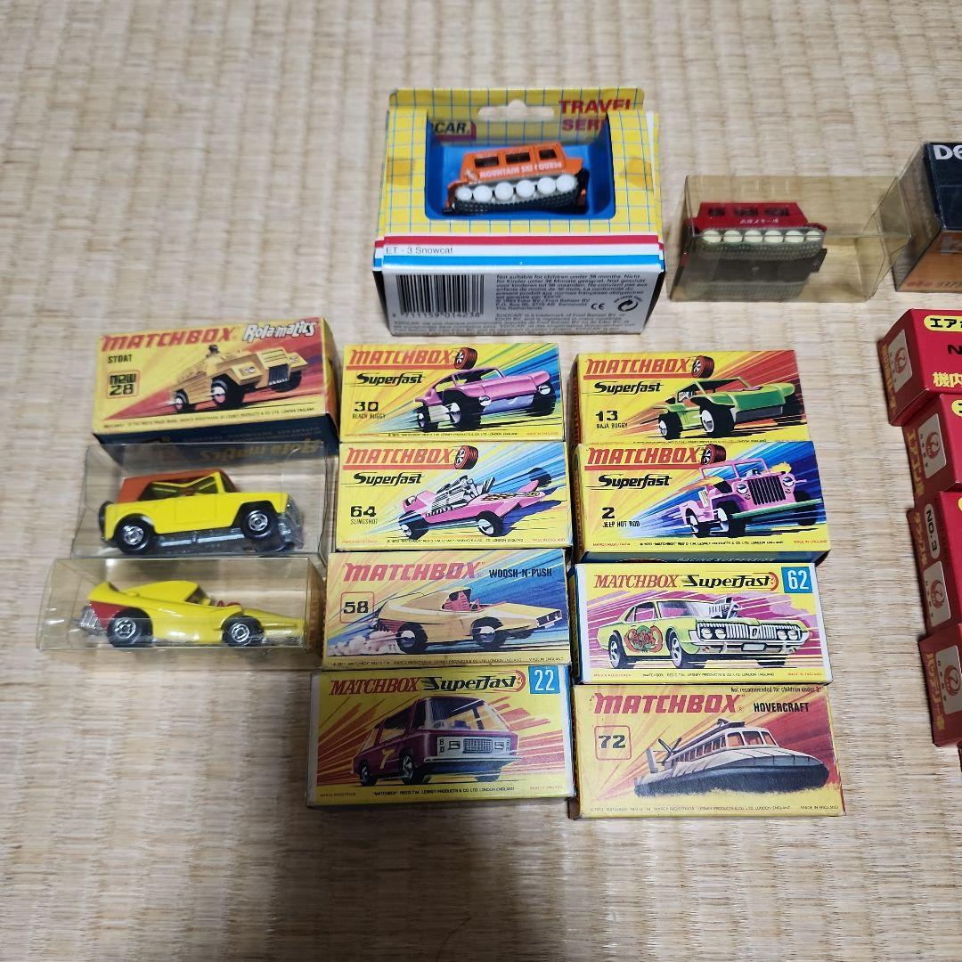 日本製トミカF1　 バンダイ エアポートシリーズ　マッチボックス　(中身あり)