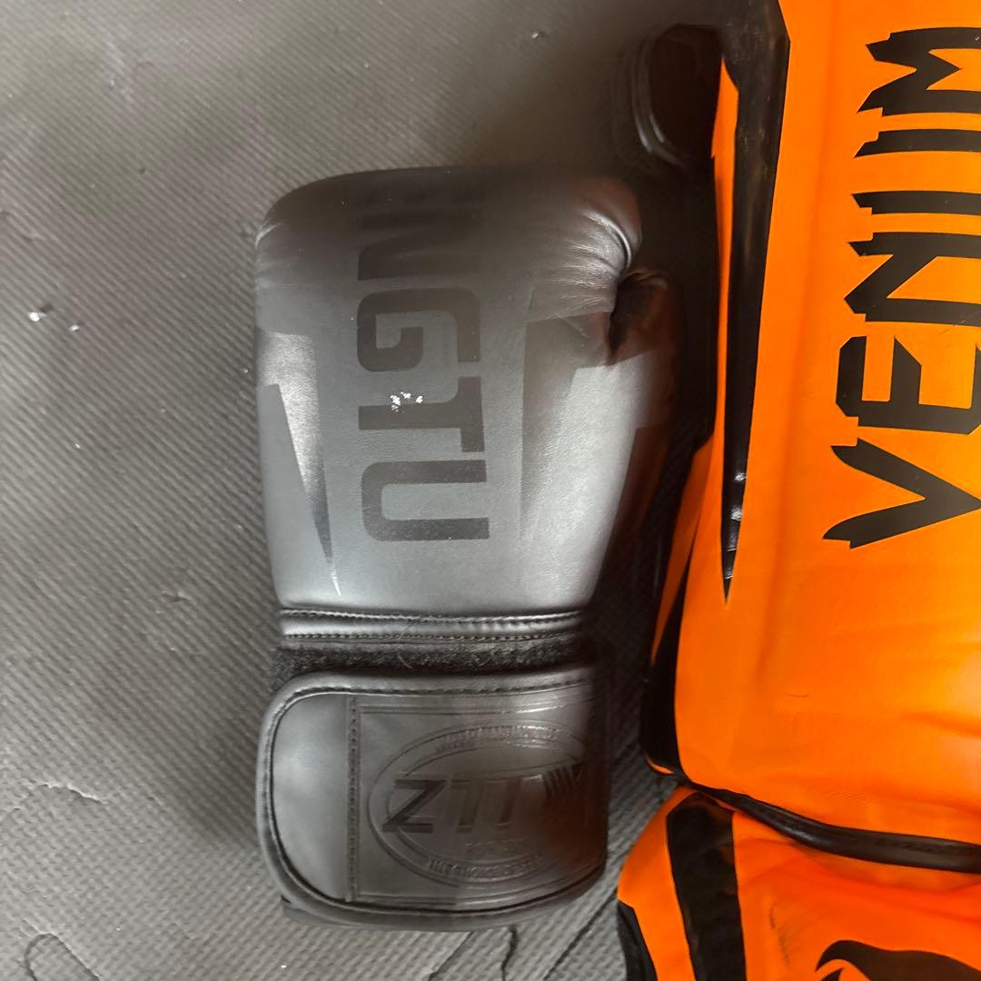 VENUM レガース　ボクシンググローブ 黒　セット