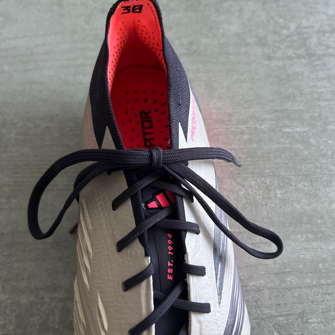 新発売　使用一回のみ！　アディダス　プレデター エリート　FG 27㎝