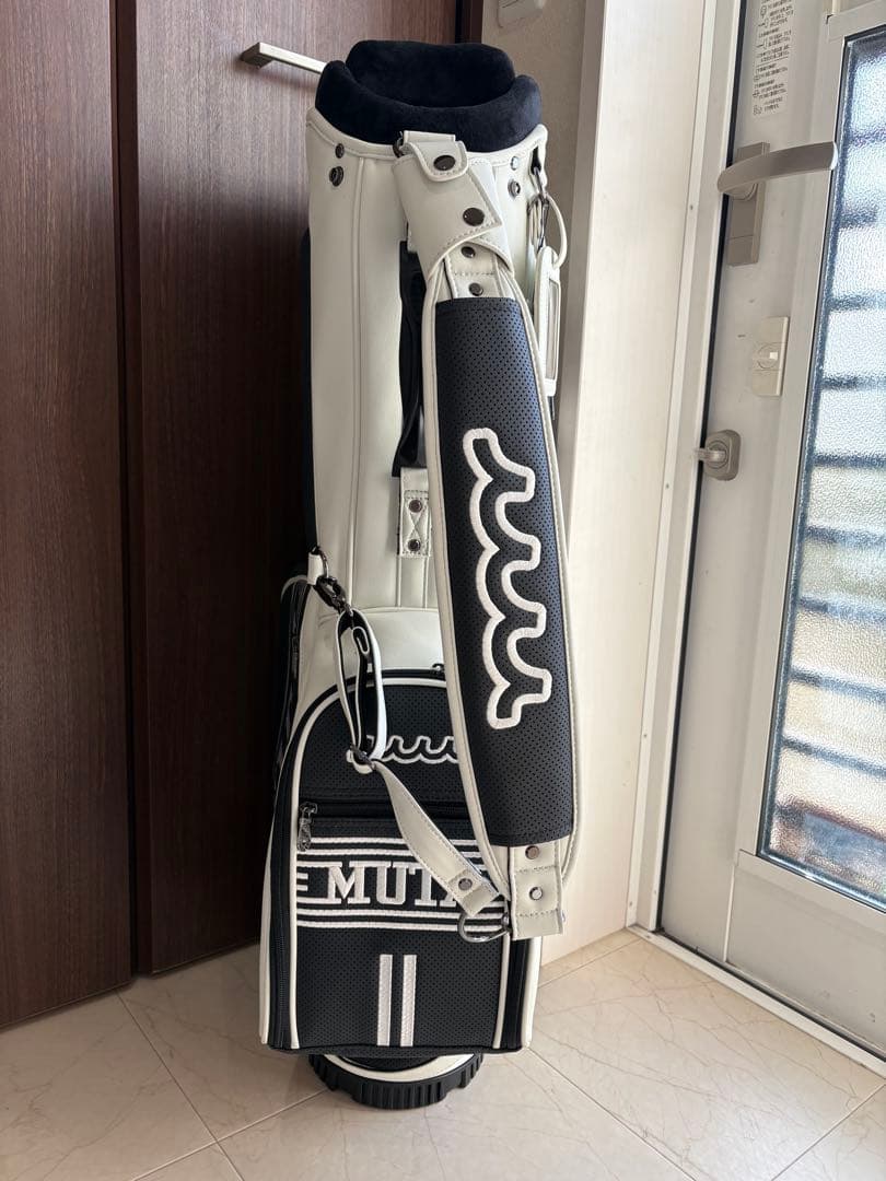 muta ムータマリンゴルフ　キャディバッグ ブラック・ホワイト　新品未使用