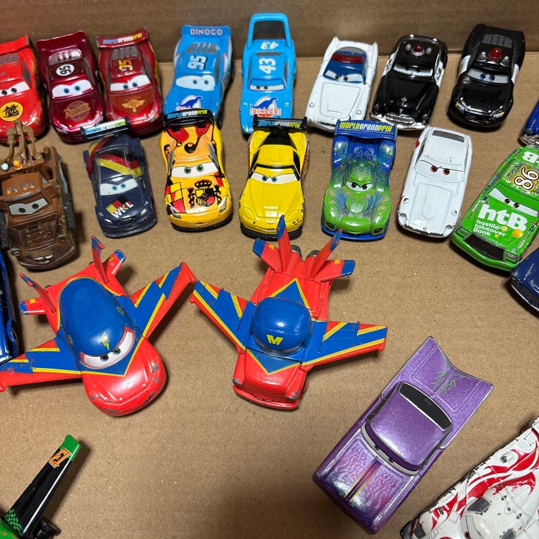 だ*け様 トミカ カーズ ミニカーセット 33台　他おまけ付