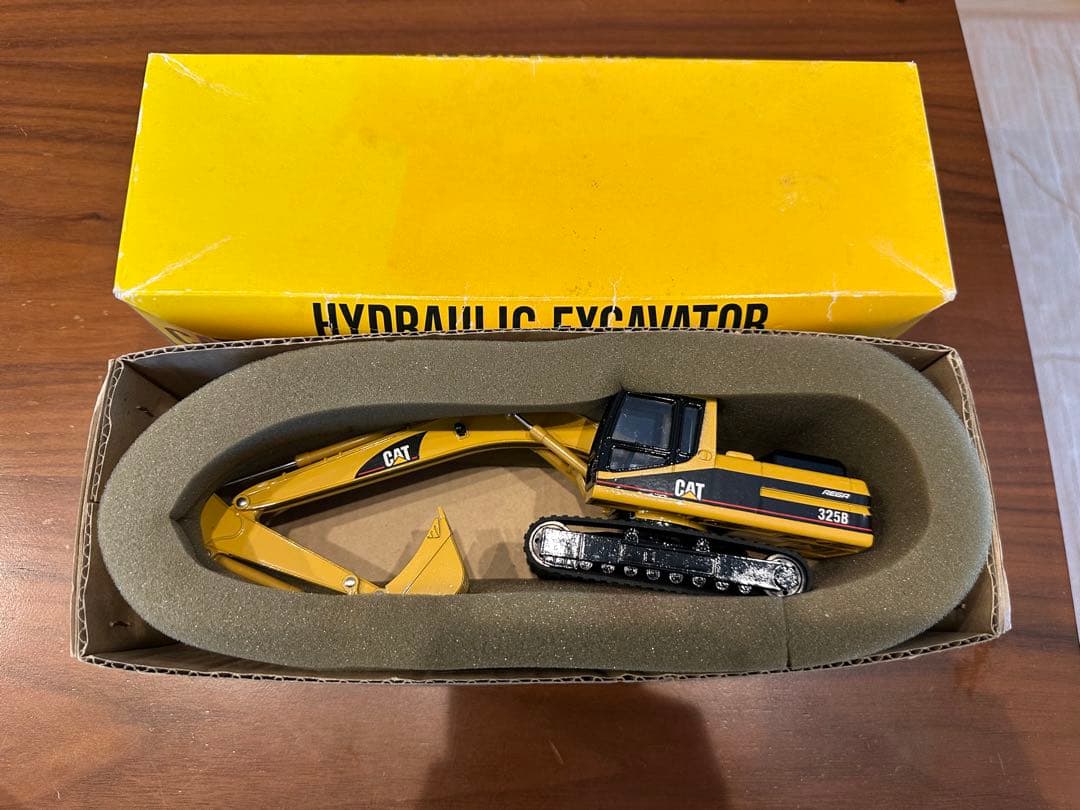 三菱 CAT325B REGA油圧ショベル CAT320油圧ショベル、ミニチュア