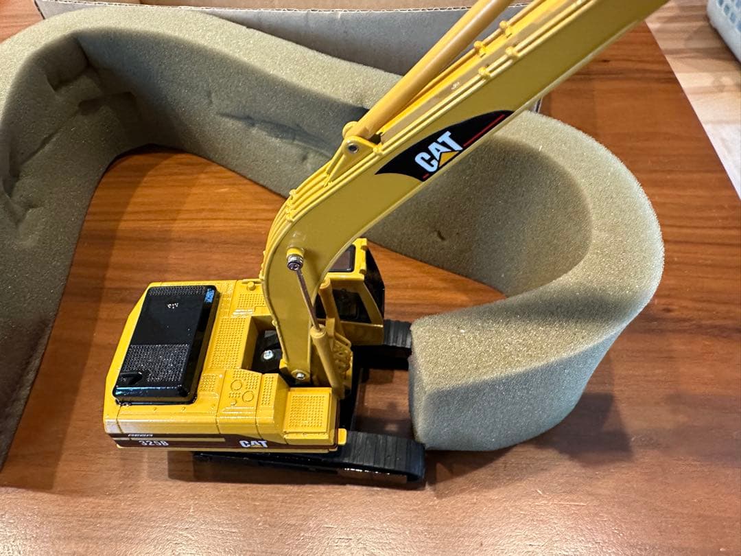 三菱 CAT325B REGA油圧ショベル CAT320油圧ショベル、ミニチュア