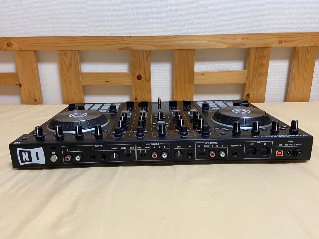 NI TRAKTOR KONTROL S4 DJコントローラー