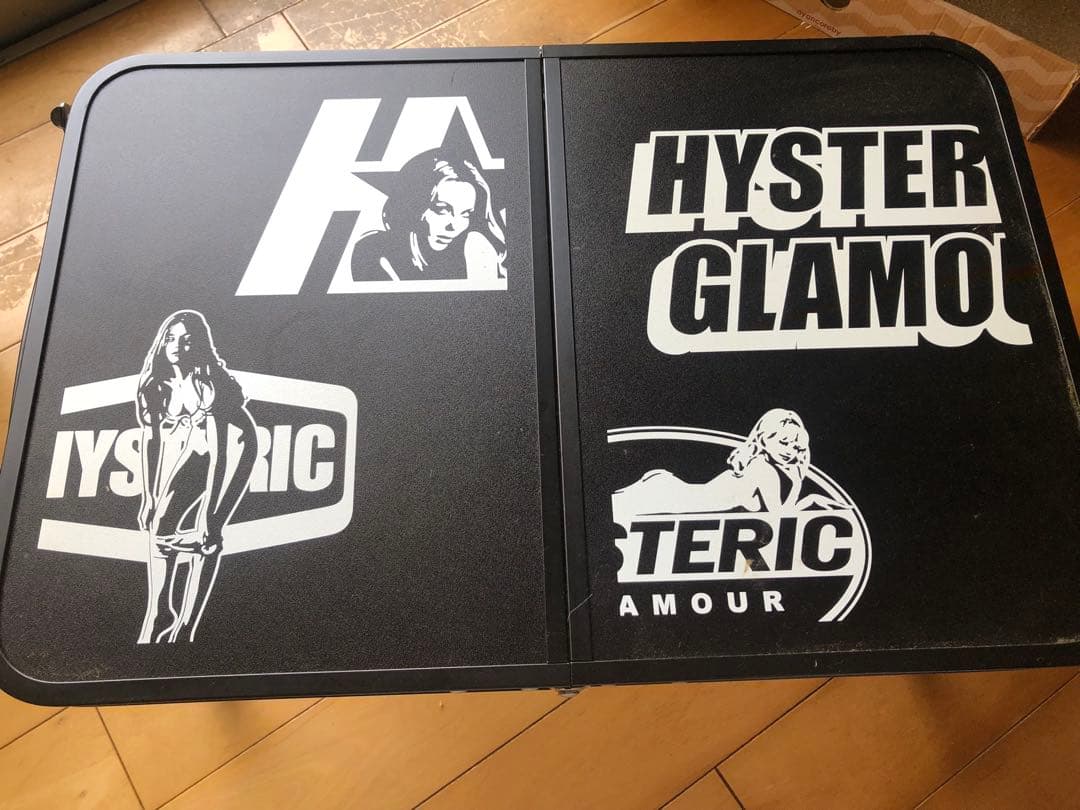 ヒステリックグラマー 2022年EARLY SUMMER ノベルティ机