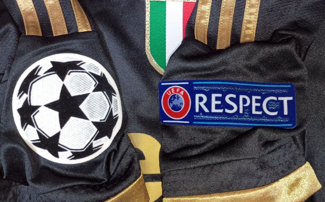 【匿名配送】【入手困難】15 16　ユベントス　黒　金　ユーベ　ユニホーム