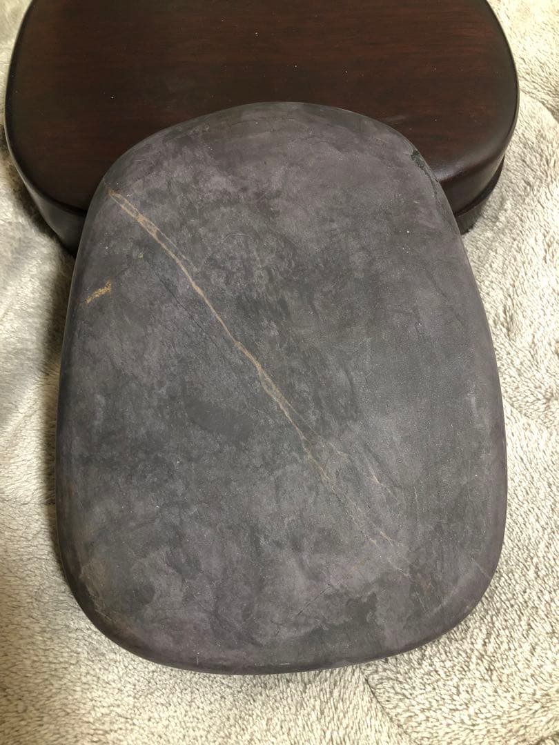 硯【端渓硯　胭脂暈・蕉葉白・火捺・金綫など】◆6.5吋◆上質箱◆旧老坑水巌坑美石