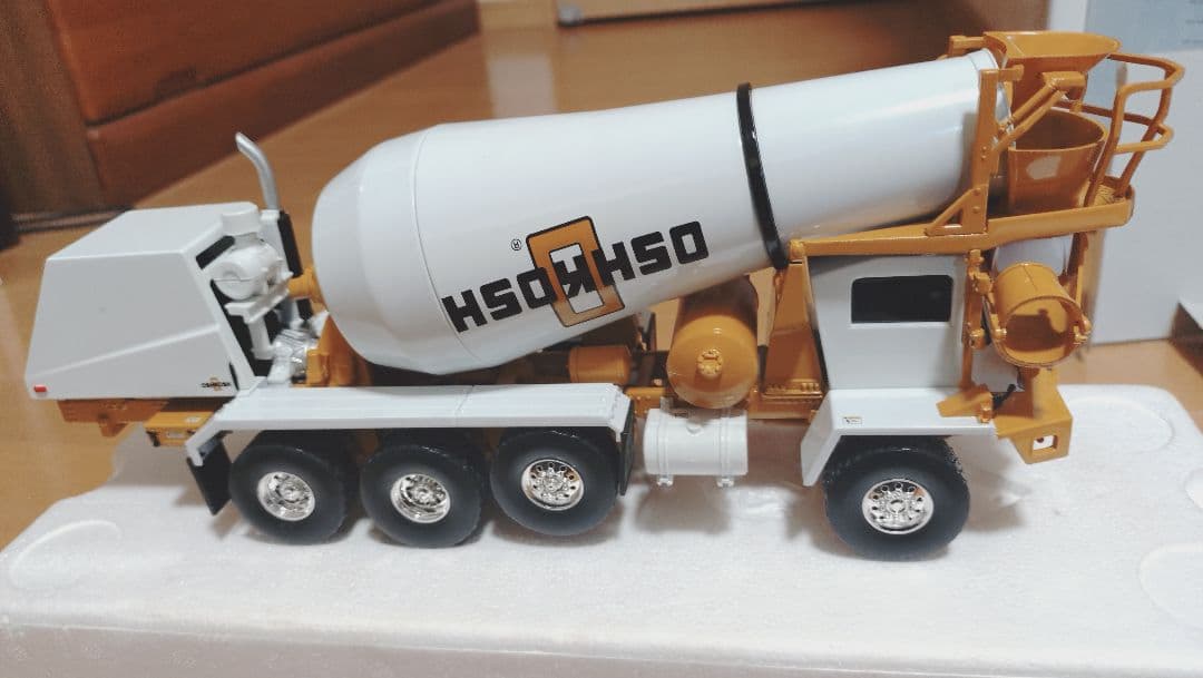 重機 スケールモデル 1stフロントディスチャージミキサー