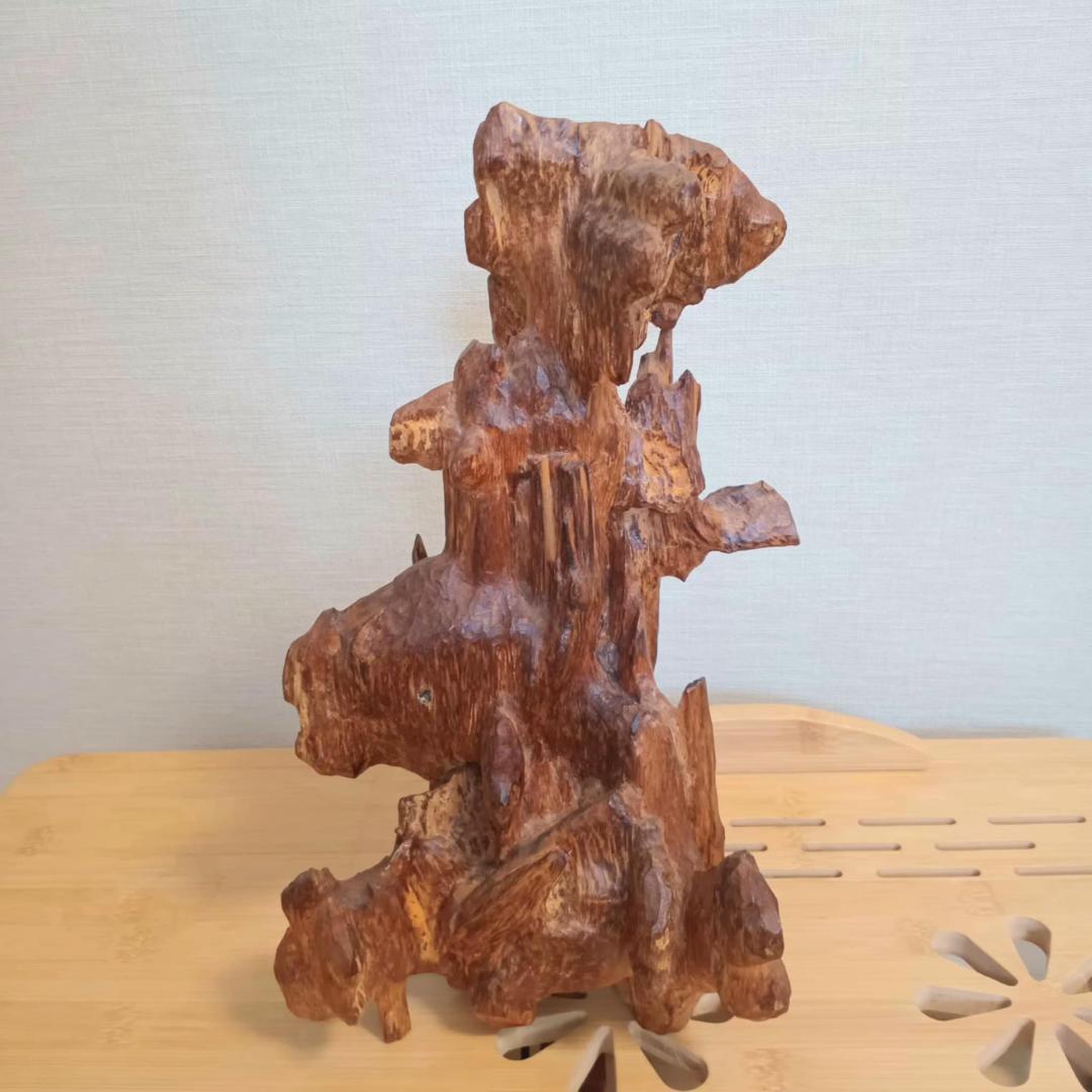 常温で香りが立つ希少なベトナム産沈香 !