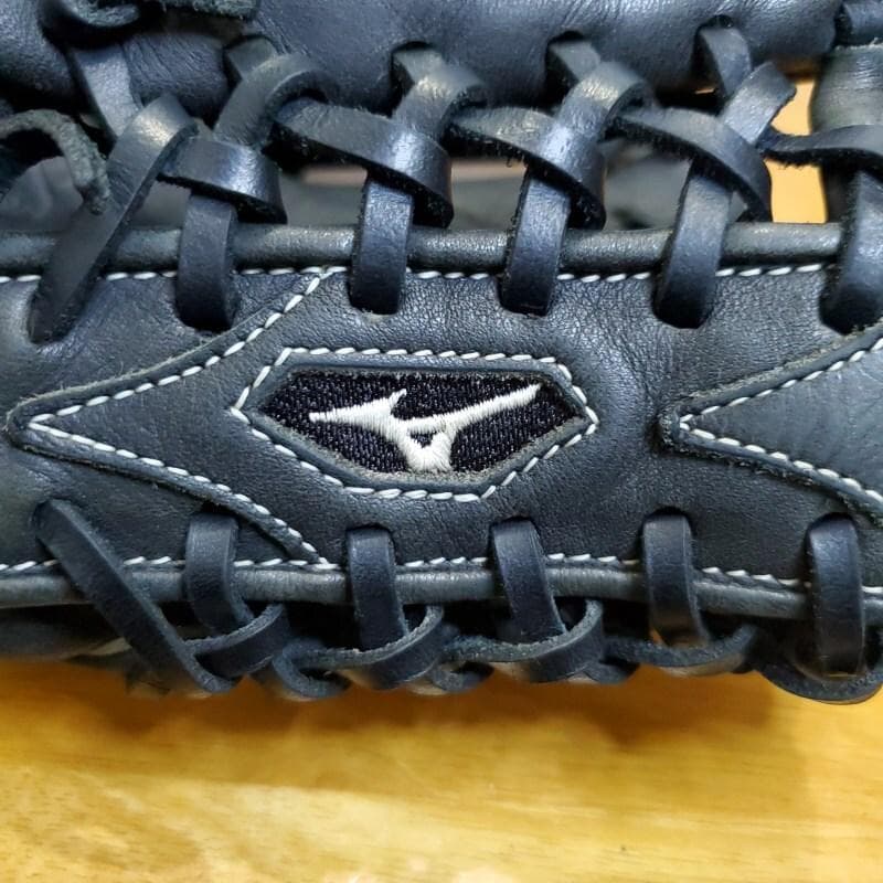 ミズノ イチローモデル プラチナカラー 左投げ用 児童用 外野用 軟式グローブ