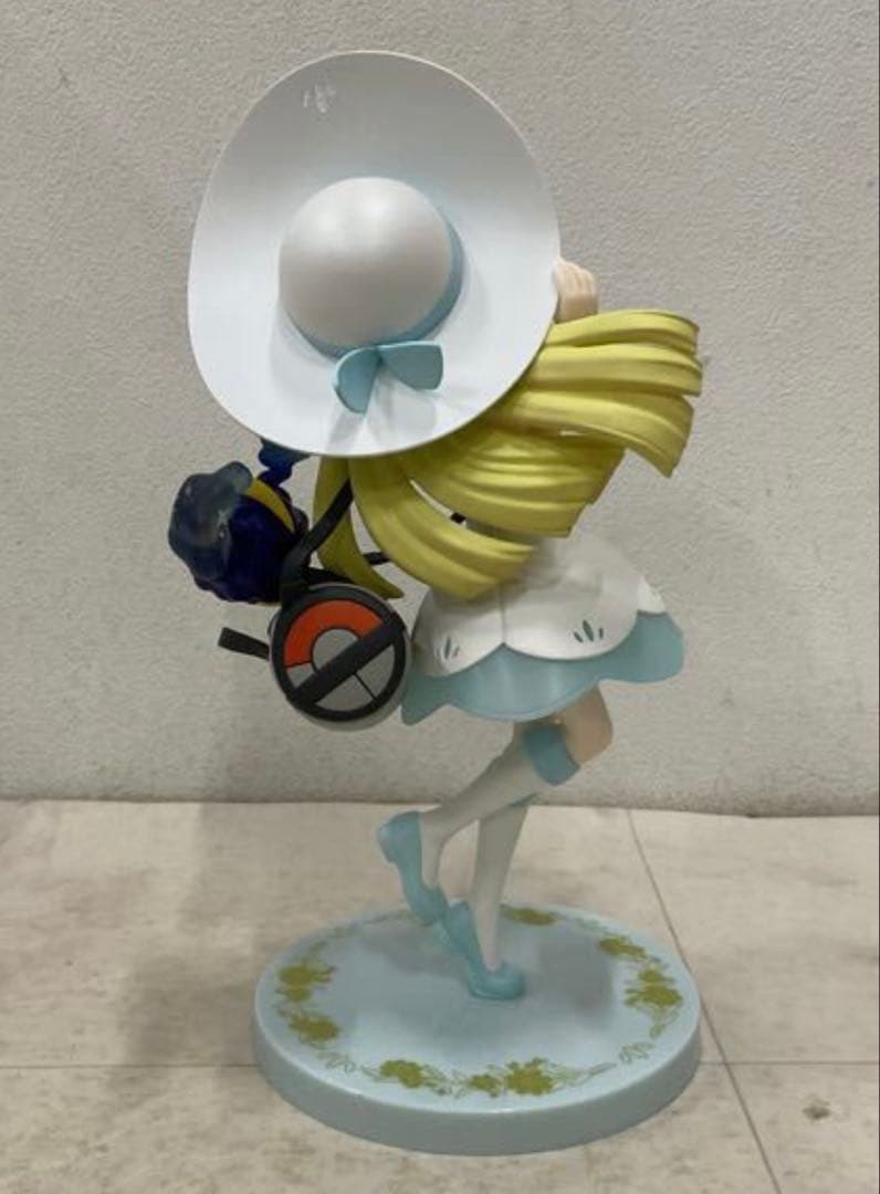 フィギュア リーリエ＆コスモッグ