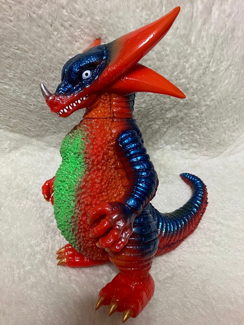 planet-x ゴモラⅡ レッド ソフビ