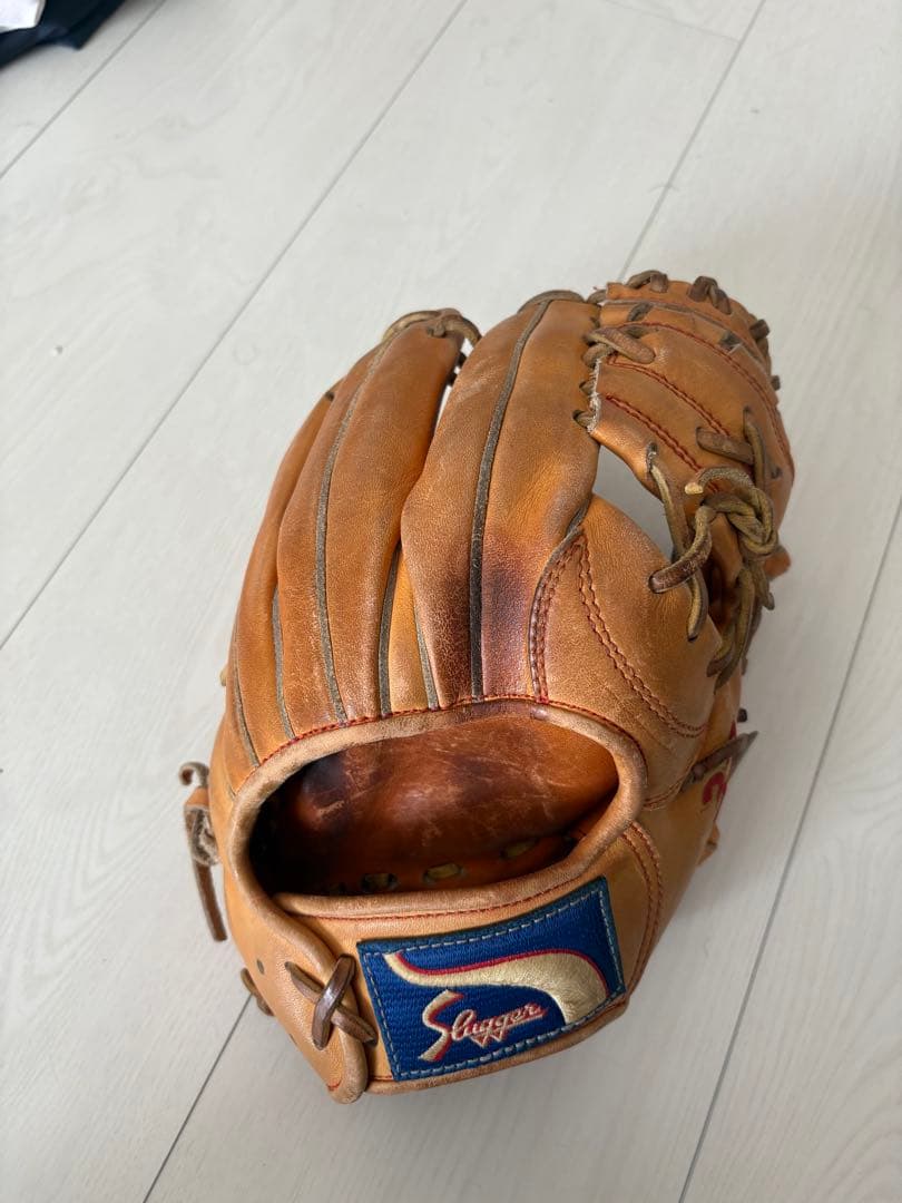スラッガー　グローブ　石井義人使用