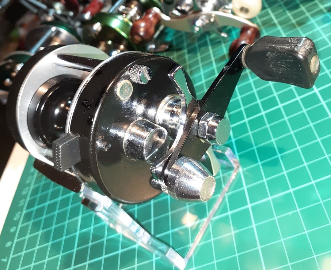 アブガルシア ABU アンバサダー2500C サイドカップ変更