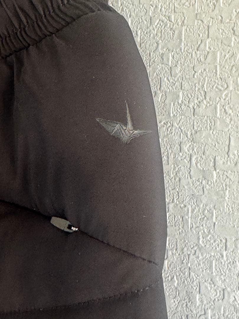 1PIU1UGUALE3 RELAX ウノピゥウノウグァーレトレ サークルロゴ