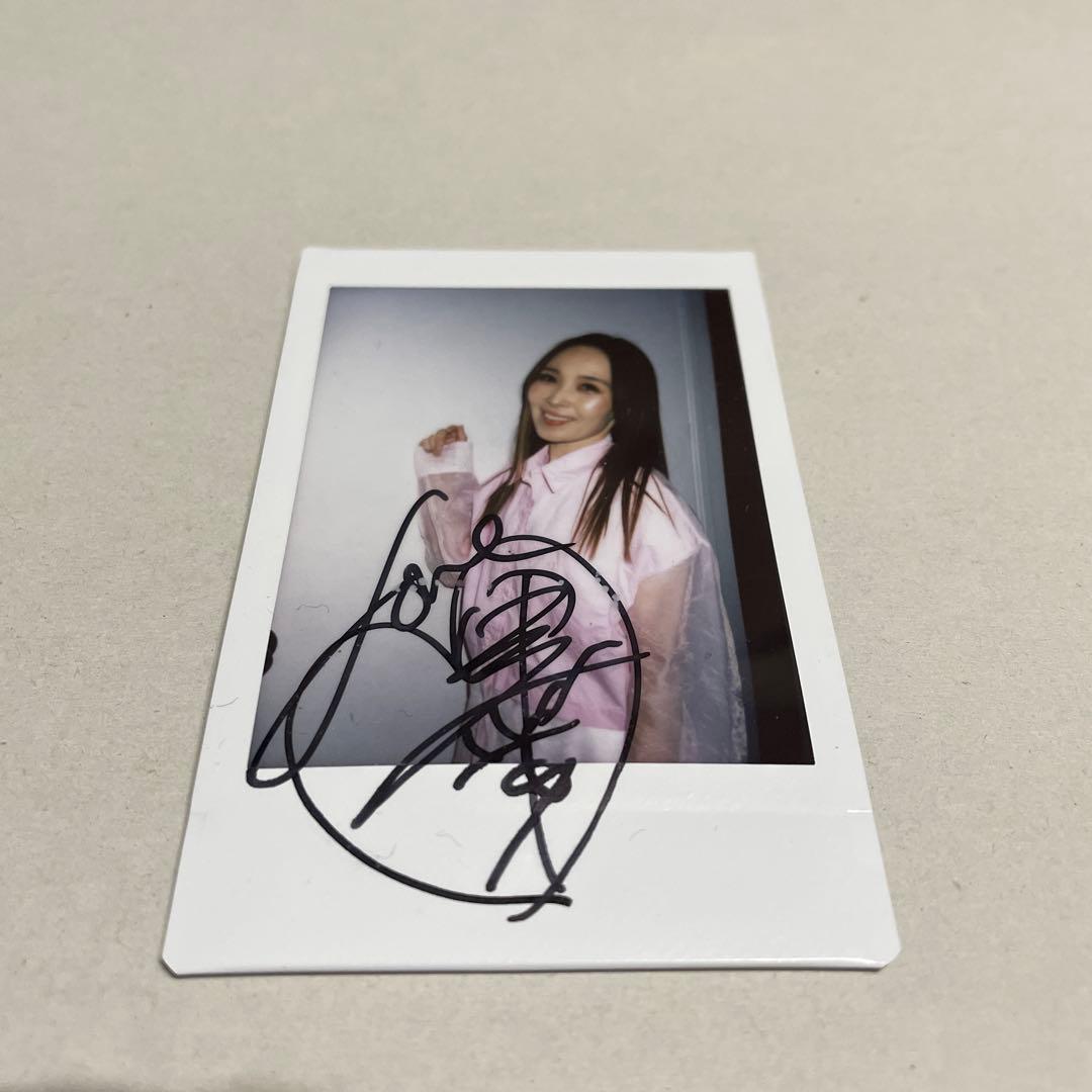 愛内里菜　直筆サイン入り　チェキ