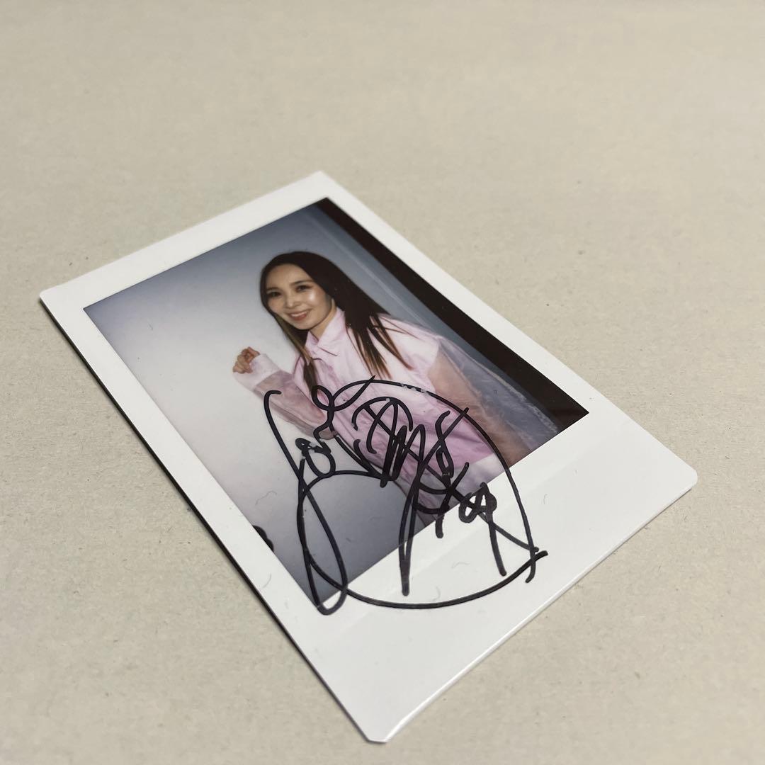 愛内里菜　直筆サイン入り　チェキ