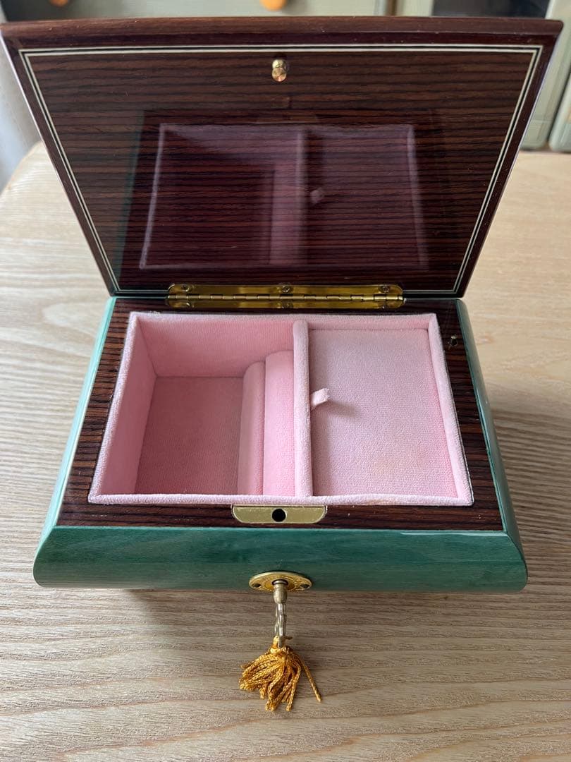 お値下げ＊リュージュ　オルゴールジュエリーボックス