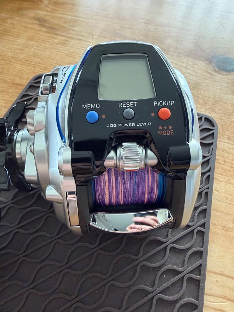 5時間使用の超美品　SEABORG 300MJ-Ｌ　電動リール シルバー/ブルー