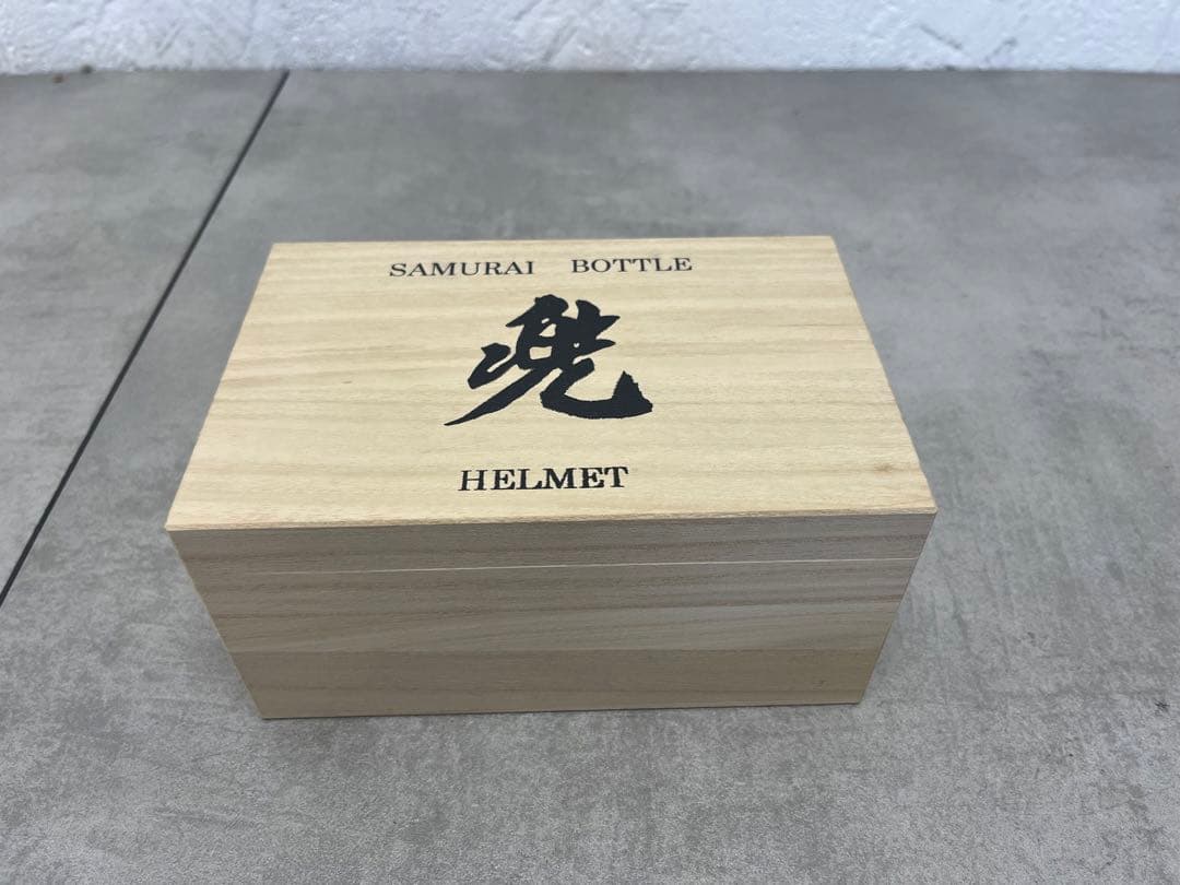 未使用品 サムライボトル兜 ボトルキャップ 「伊達政宗」 戦国時代 英雄 桐箱