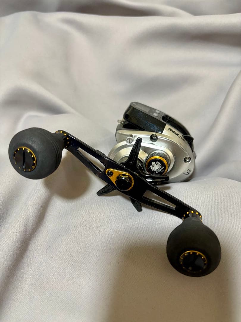 Abu Garcia MAX DLC-L ベイトリール（左）【PEライン付】