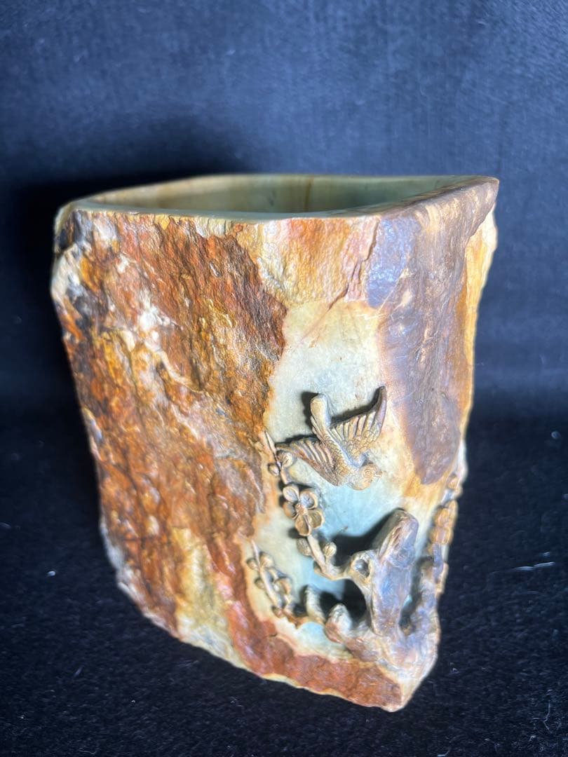 昔の掘り出しの骨董緑端渓彫刻梅鳥文刻 鑑賞石天然石 置物 高さ19cm
