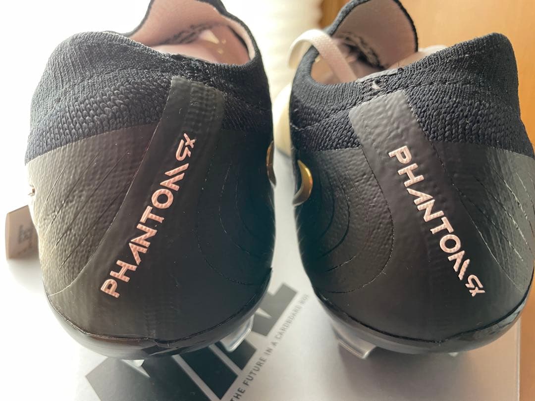 Nike Phantom サッカーシューズ ホワイト/ブラック/ゴールド