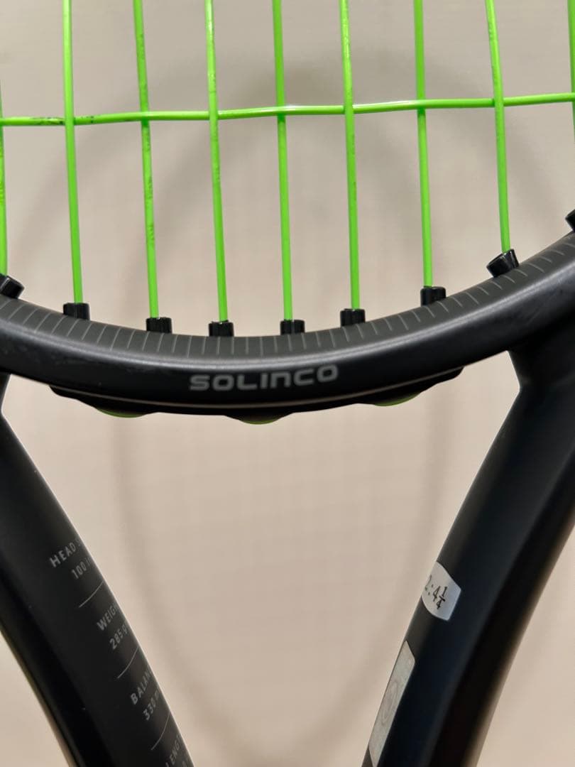 テニスラケット　SOLINCO BLACKOUT 285